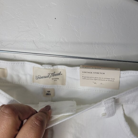 Universal Thread White Highest Rise Shorts - Picture 6 of 8